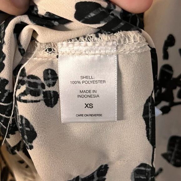 New York & Company Sheer Pink and Black Floral Blouse Size XSmall - Picture 8 of 8